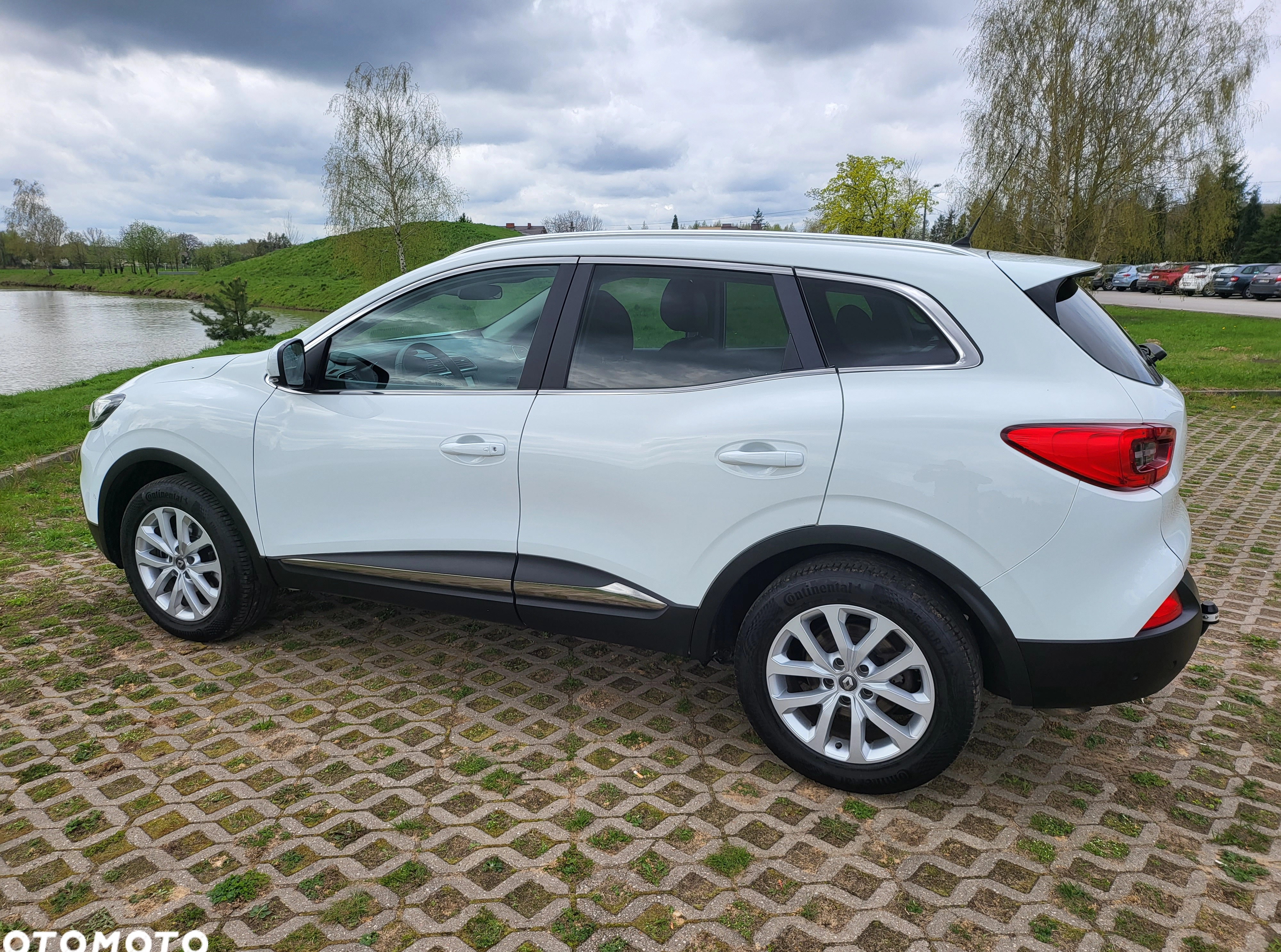 Renault Kadjar cena 48909 przebieg: 198000, rok produkcji 2016 z Sieradz małe 781